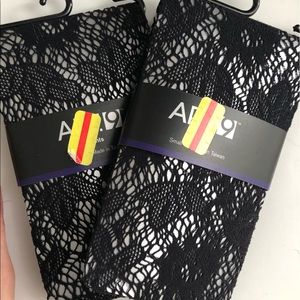 Pattern tights